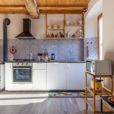 Beautiful In Volegno With Kitchen Holiday home *